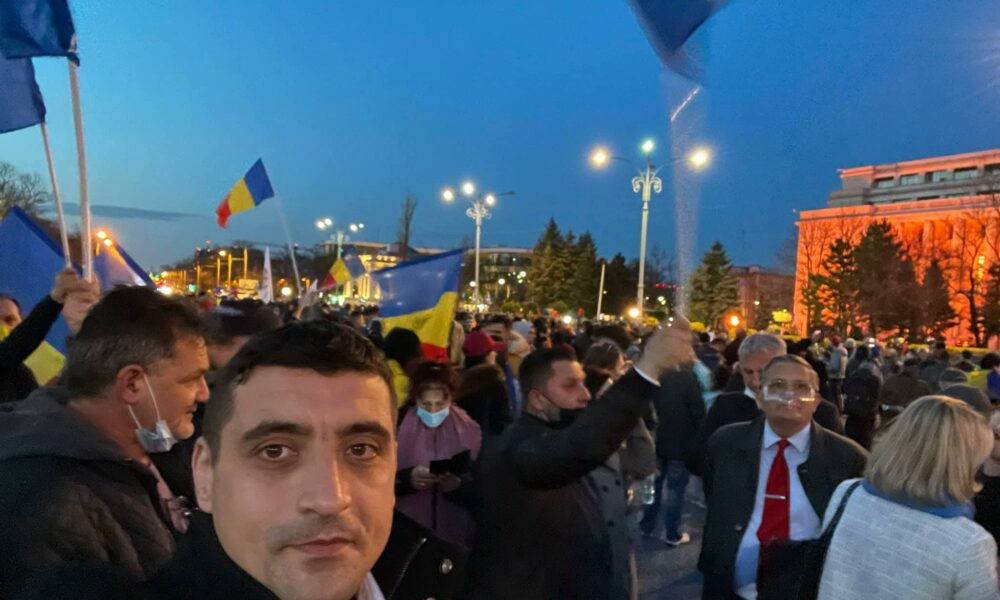 Protest AUR la Guvern pentru Călin Georgescu. Strângere de semnături pentru candidatură