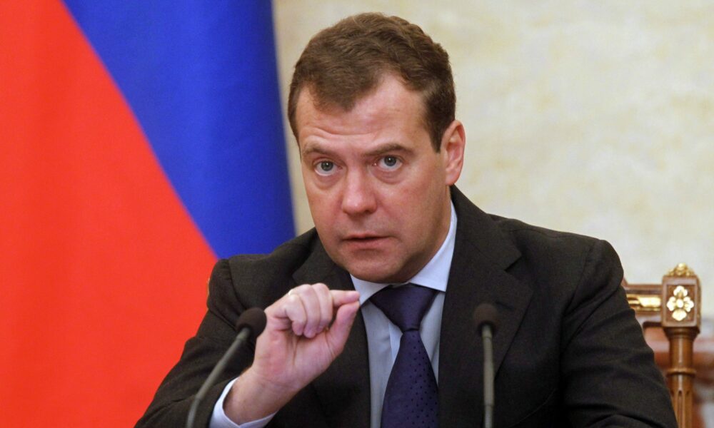 Medvedev VS Occident. „Măsurile ostile ar putea fi calificate drept un act de agresiune internațională”