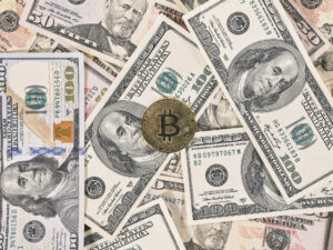 bitcoin, dolar, sursa foto dreamstime