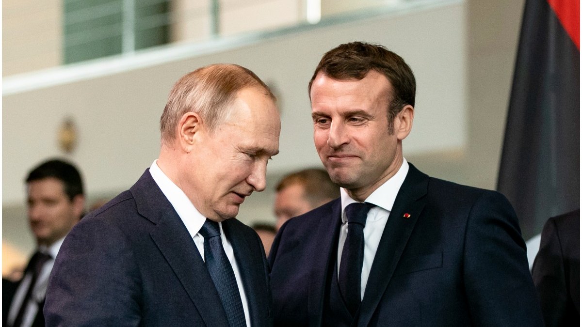 emmanuel macron putin