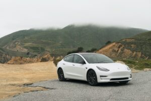 tesla sursă foto unsplash.com