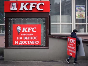 De acum și KFC va avea variantă rusească! Gigantul fast-food american vinde restaurantele unui cumpărător local