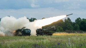 Rachete HIMARS la un exercițiu militar din Polonia, sursă The Defense Post