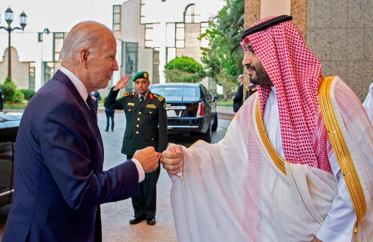 Biden a vizitat Arabia Saudită! „Există posibilitatea majorării producției de petrol”
