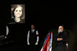 Funerarii-Daria-Dughina-Foto-Rerpublica