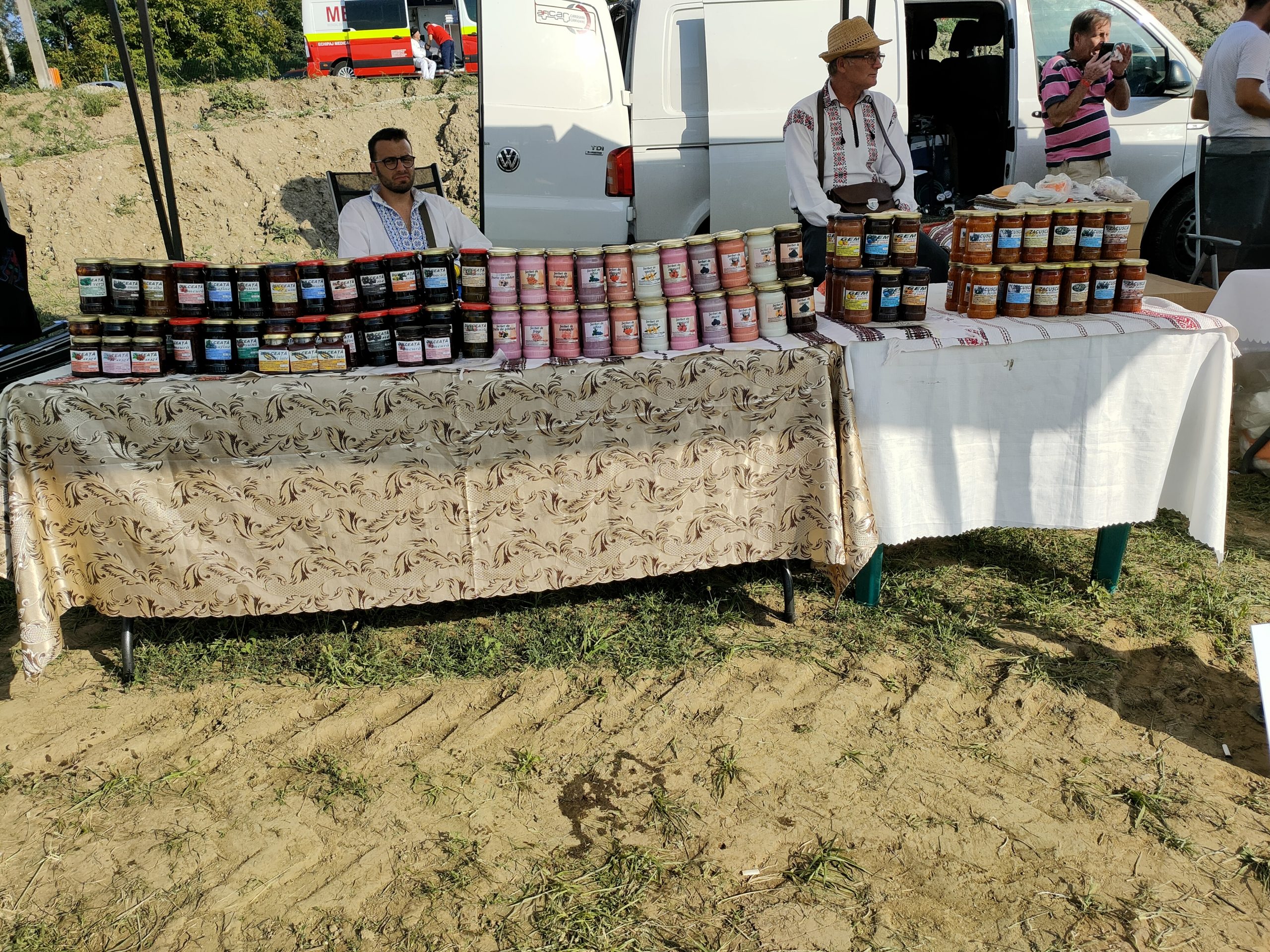 Stand cu produse tradiționale Sursă foto: Infofinanciar.ro