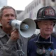 George Bush le vorbeste pompierilor care au intervenit dupa atacurile teroriste din 9 septembrie 2001