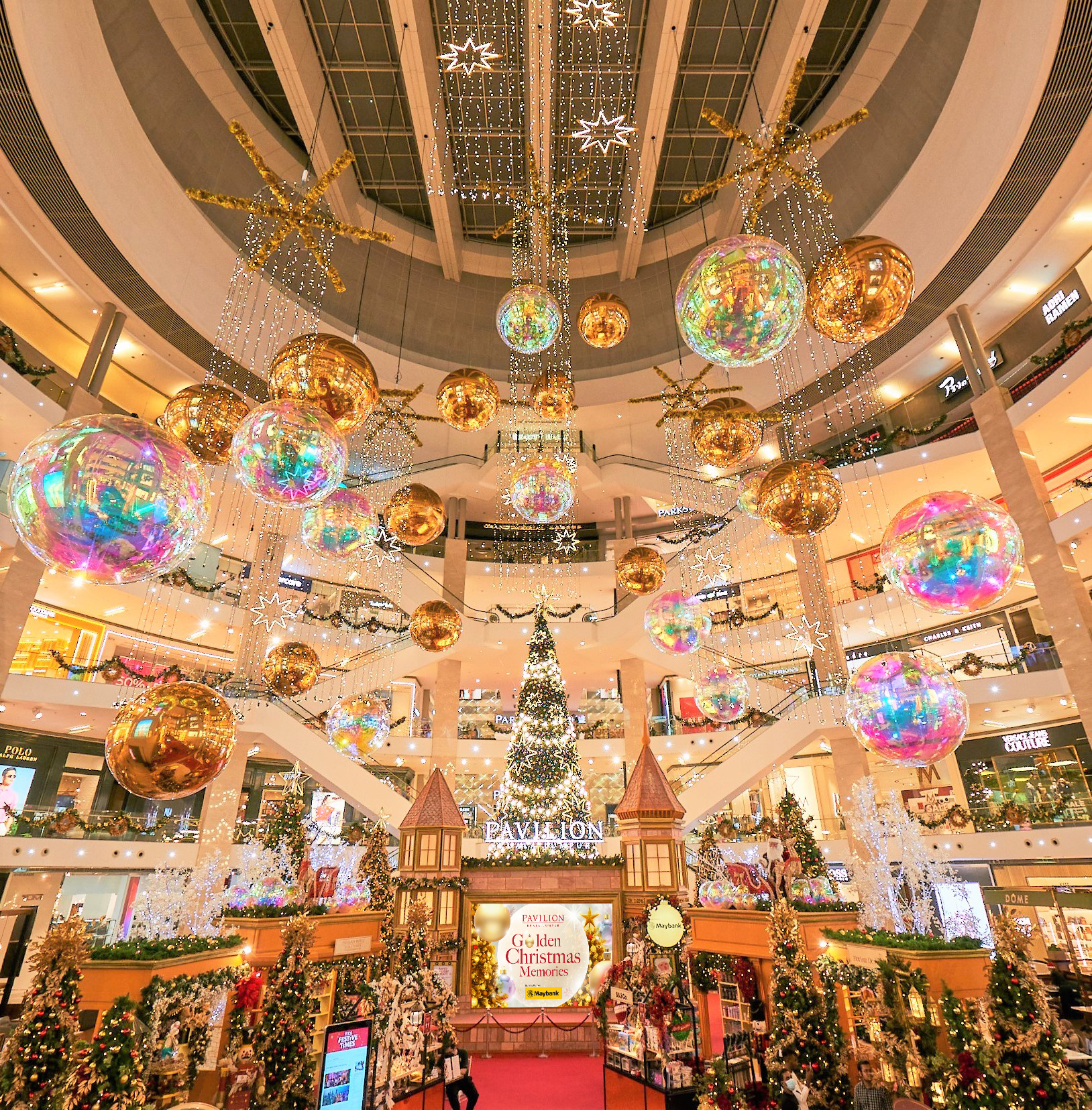 Centru comercial din Kuala Lumpur, Malaezia, se Crăciun, sursă foto Pavilion Kuala Lumpur