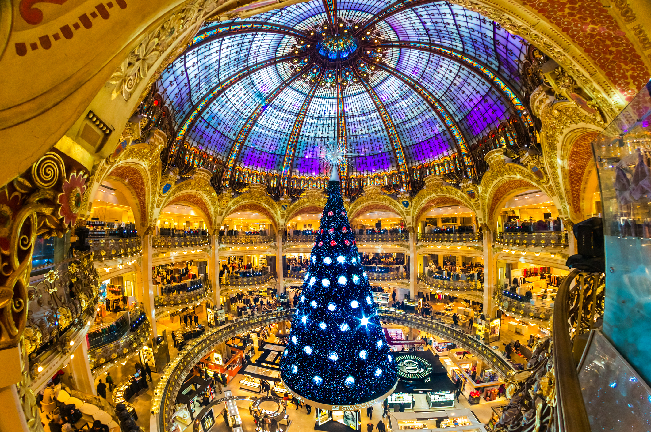 Galeriile Lafayette din Paris, Franța, de Crăciun, sursă foto dreamstime