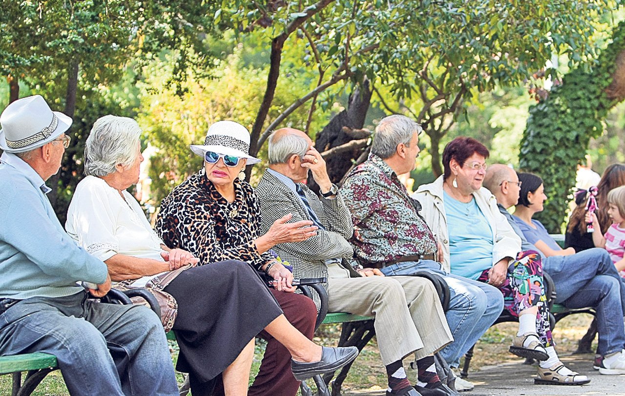 Beneficii pentru pensionari. Aceștia pot începe să depună cererile de mâine