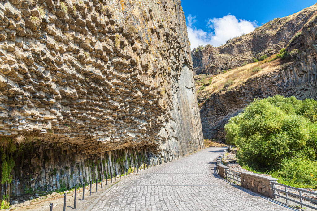 Coloane de bazalt din Armenia