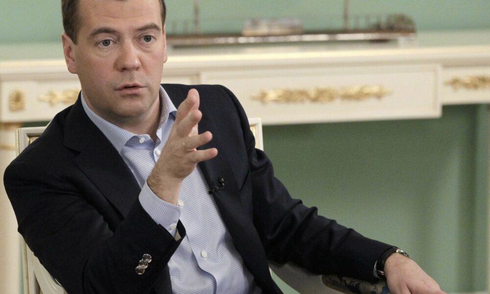 Discuțiile dintre Putin și Trump, cruciale pentru stabilitatea globală. Mesajul transmis de Medvedev