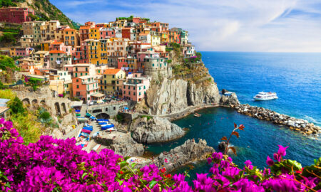 Frumosul sat Manarola, Cinque Terre, Liguria, Italia.Sursă foto: Dreamstime