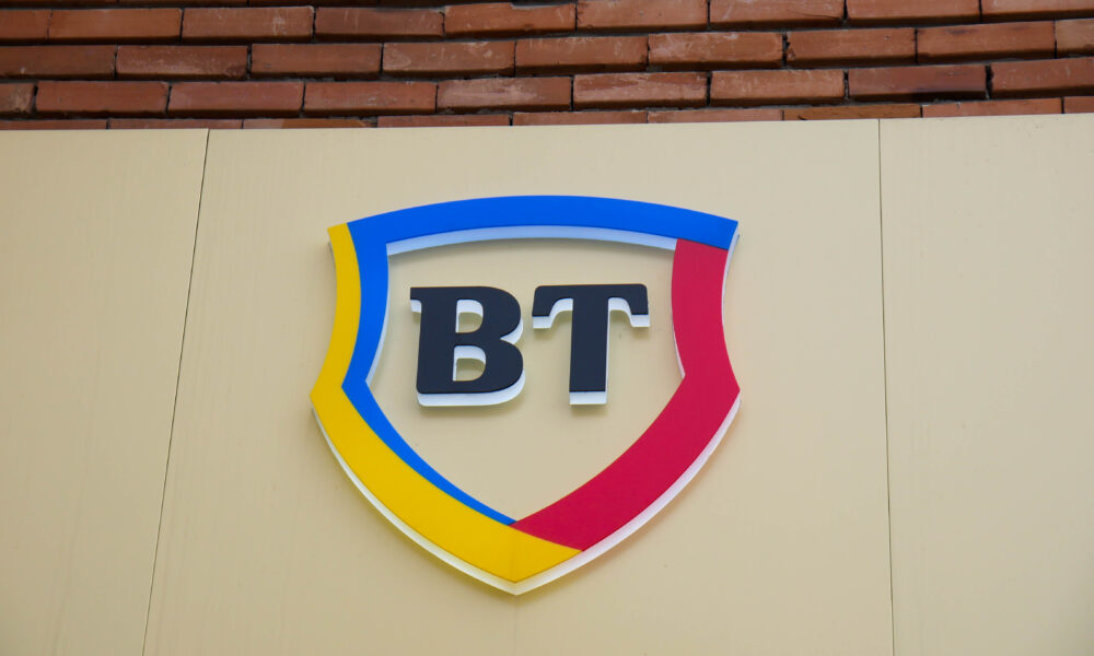 Veste bună pentru cei care au cont și card la BT. Șoferii vor avea posibilitatea să plătească rovinieta