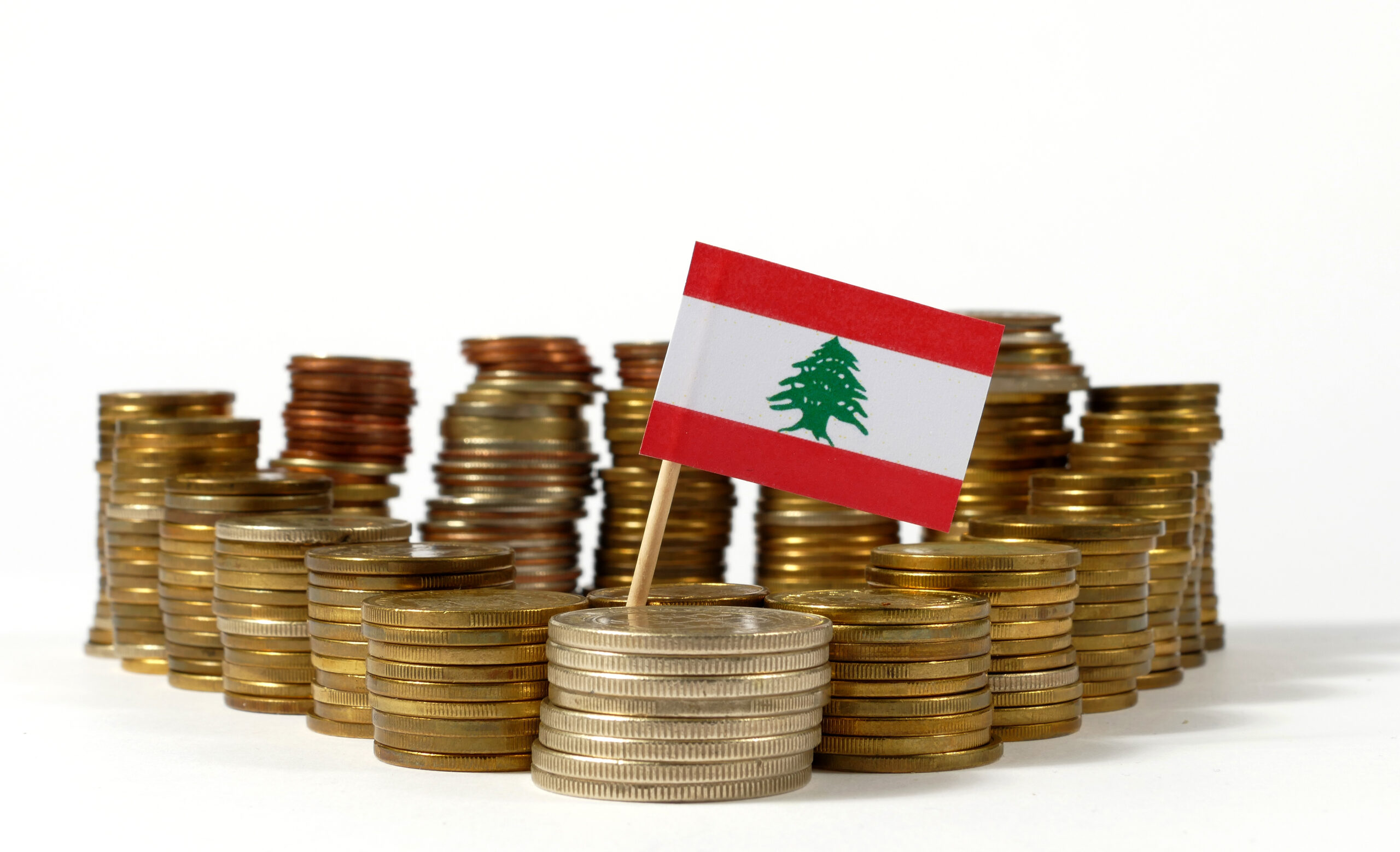 PIB-ul pe cap de locuitor a scăzut cu 36,5% între 2019 și 2021, iar Libanul a fost reclasificat de Banca Mondială ca țară cu venituri medii inferioare, de la statutul de țară cu venituri medii superioare în iulie 2022. Sursa foto: Dreamstime