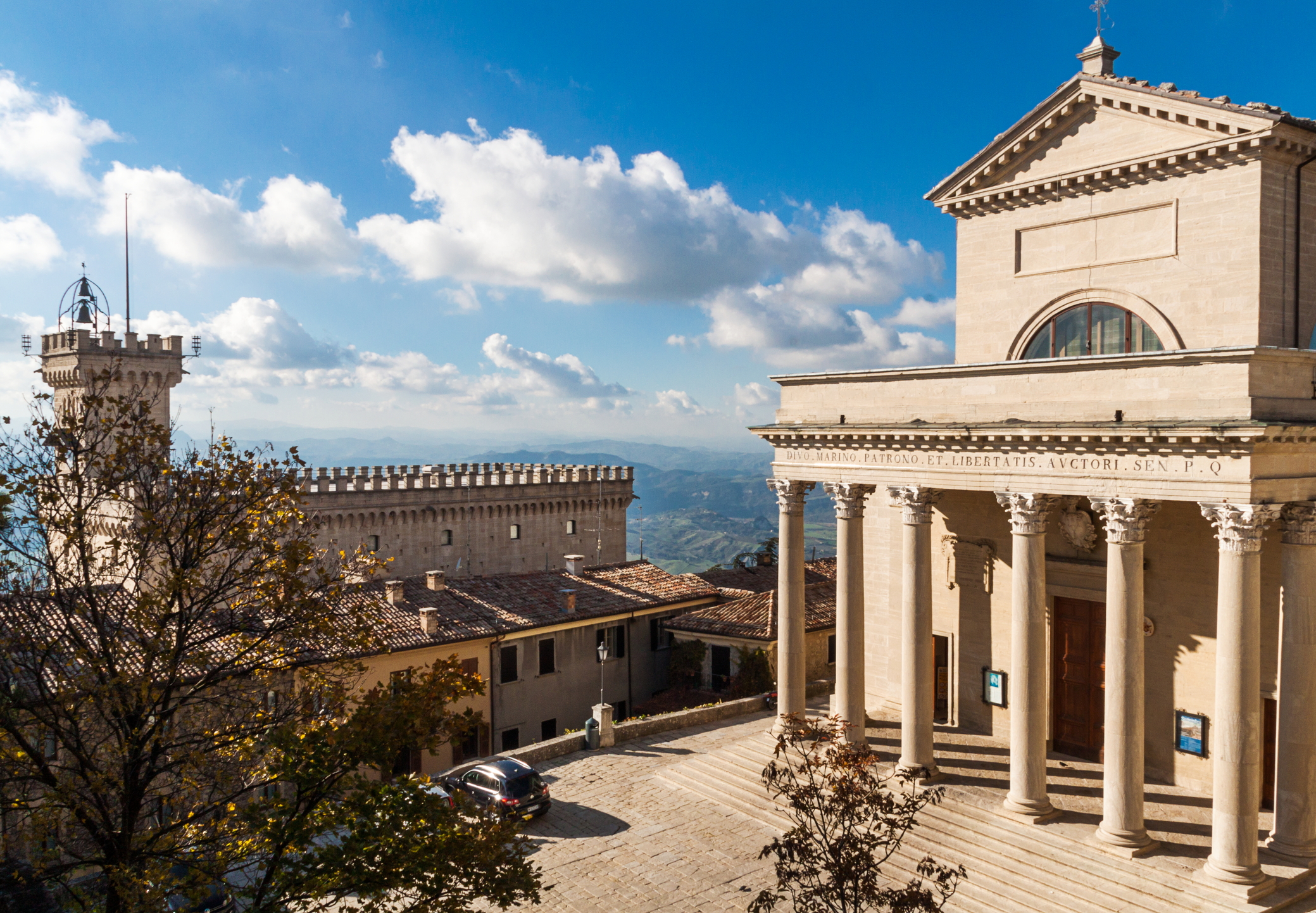 Basilica din San Marino este una dintre cele mai vizitate atracții turistice din țară (sursă foto: dreamstime)