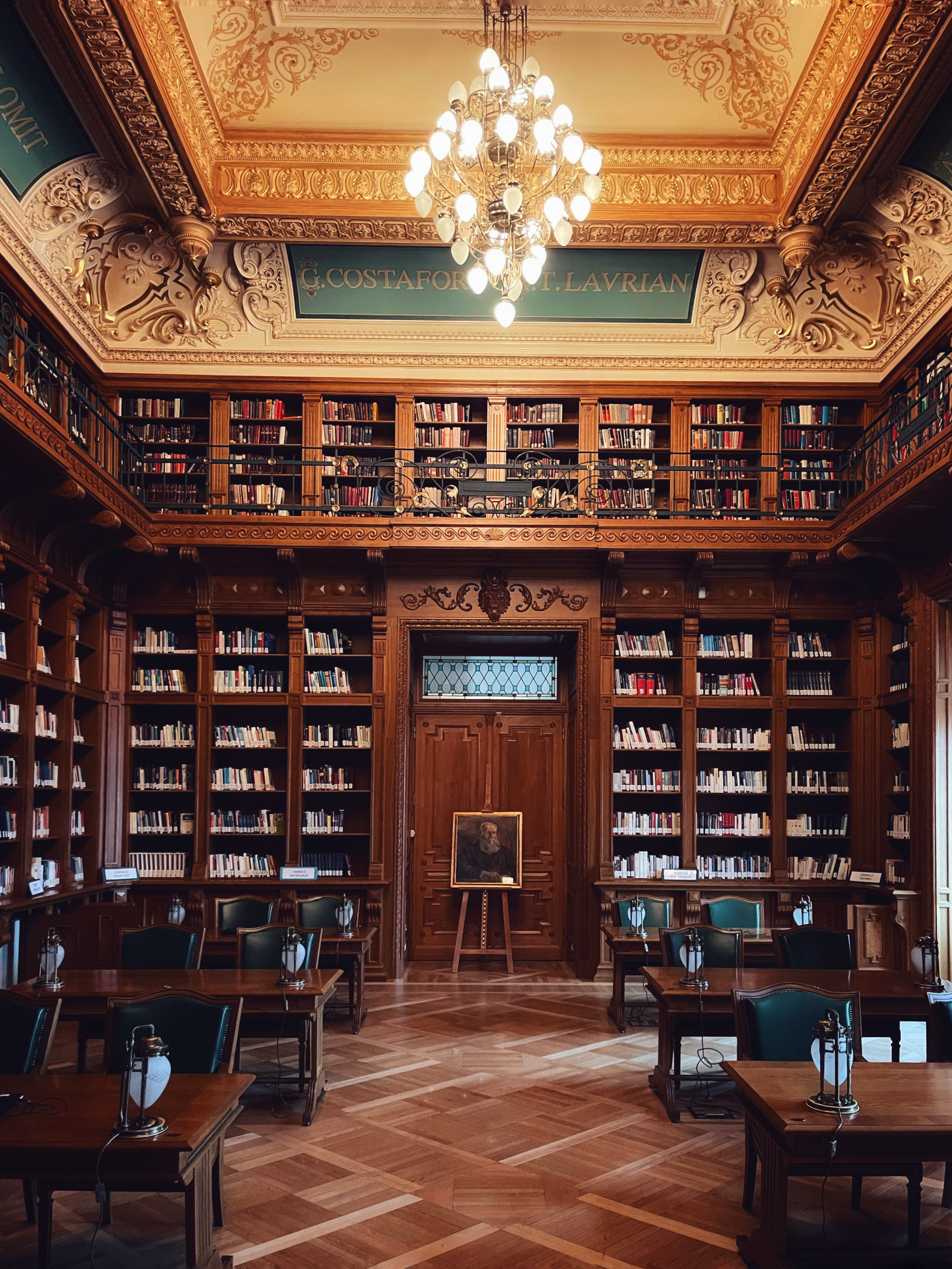 Cadru surprins în aripa veche a Bibliotecii Central Universitare (sursă foto - arhivă personală Ana Rubeli)