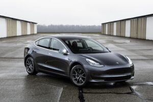 Tesla Model 3 2023 Sursa foto Car and Driver