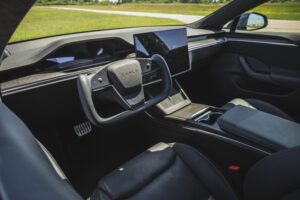 Tesla Model S 2023 interior Sursa foto Car and Driver