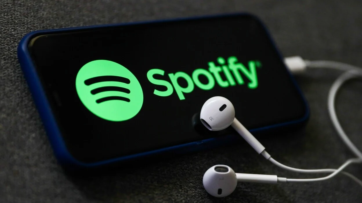 Spotify nu este mulțumit de Apple. Îi întârzie actualizările