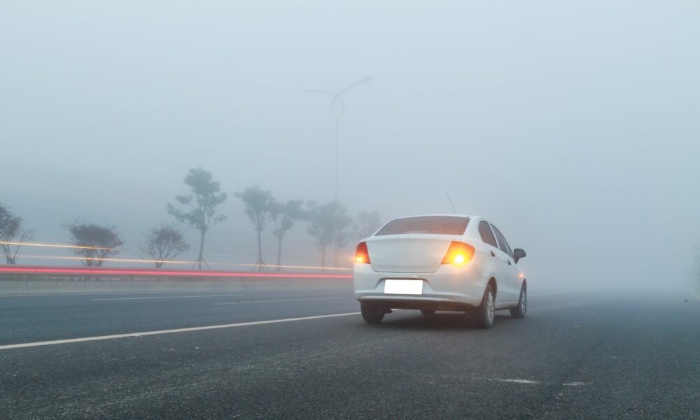 Avertisment pentru șoferi. Traficul, afectat de ceața densă în mai multe zone din țară