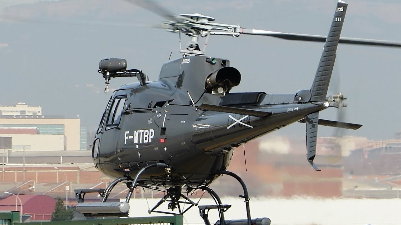 Cu ocazia vizitei președintelui francez Emmanuel Macron în India, a fost semnat un acord între Tata și Airbus Helicopters pentru producția modelului H125. Sursa foto: defenseromania.ro