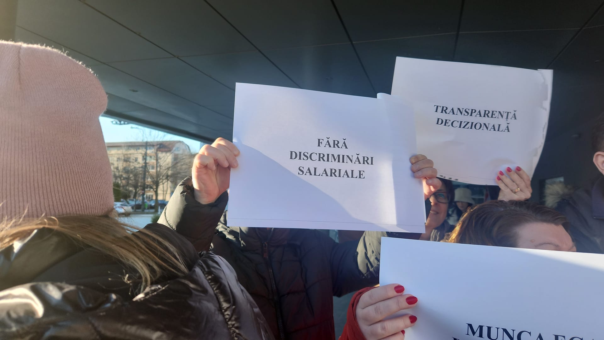 Un nou protest spontan! Angajații care se simt discriminați