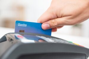 Revolut lansează conturi de economii cu dobânzi atractive