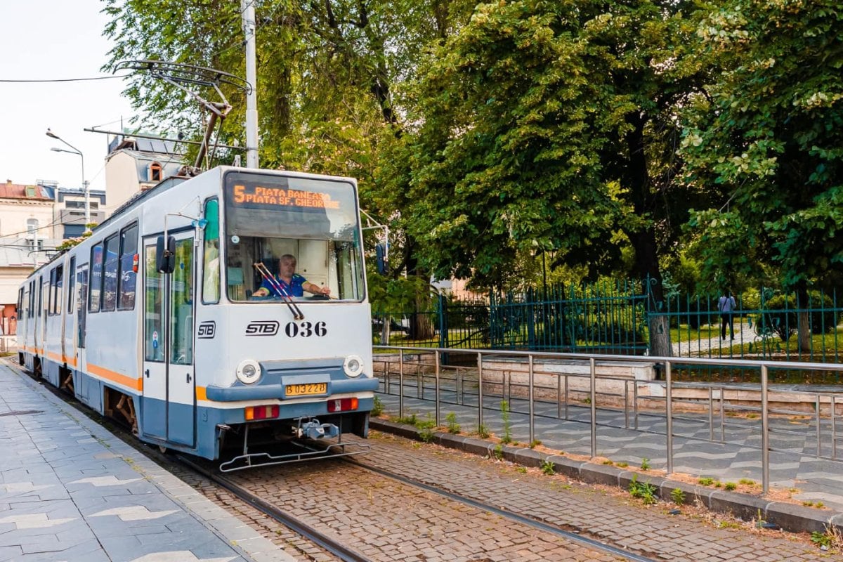 Nicușor Dan ajută bucureștenii. Primarul General va reabilita liniile de tramvai