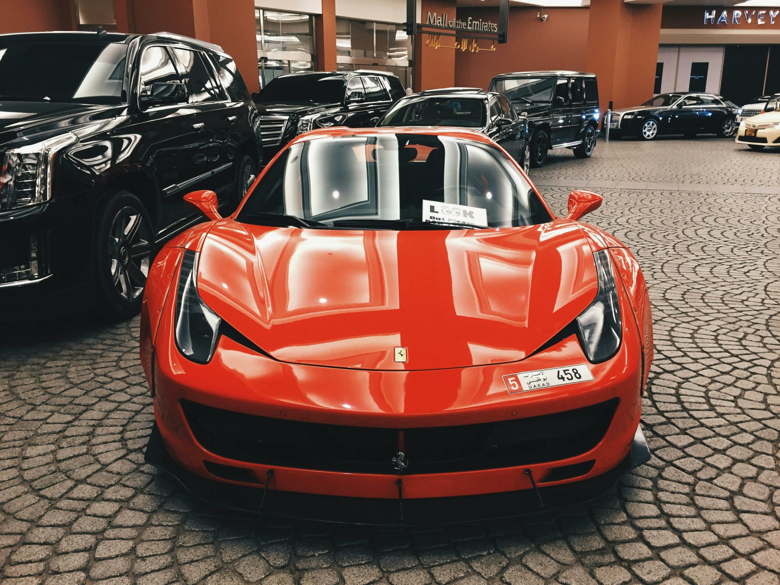 Au fost vândute peste 13.600 de mașini marca Ferrari. Sursa foto: pexel.com