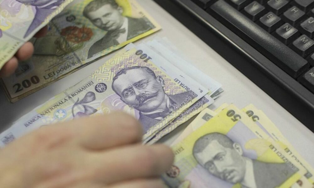 Românii sunt campioni la creditul de consum. Cum afectează DAE costul creditării