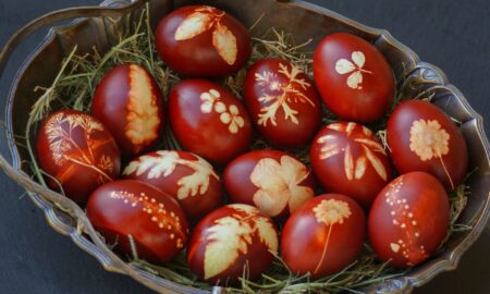 ouă roșii