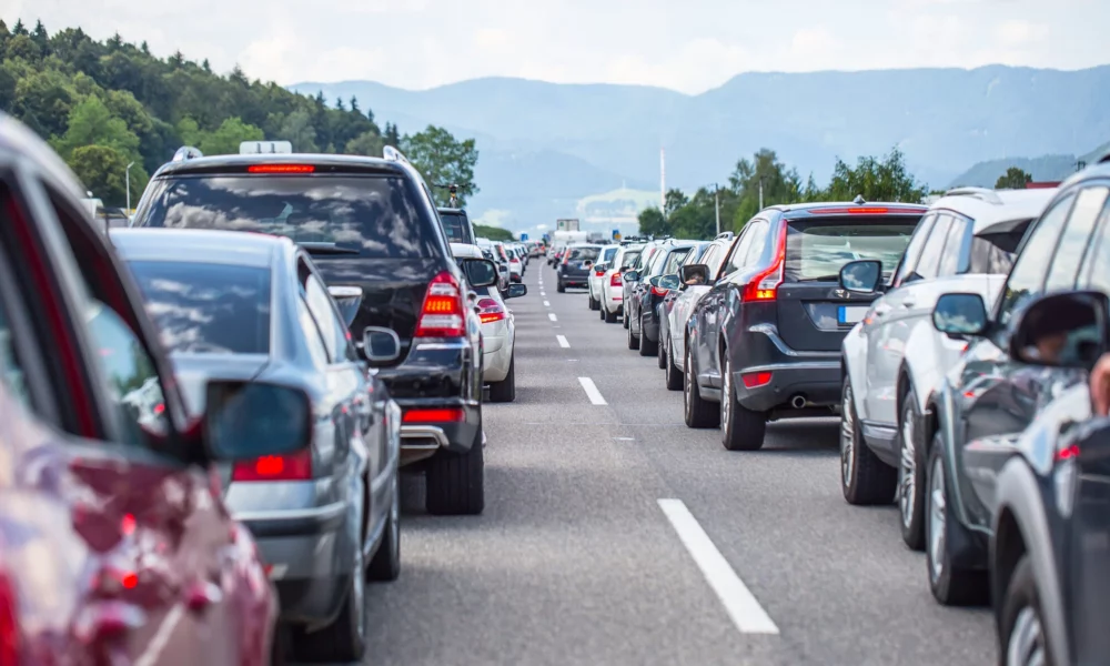 Trafic oprit pentru șoferi. Ce drumuri vor fi blocate din cauza unor noi lucrări