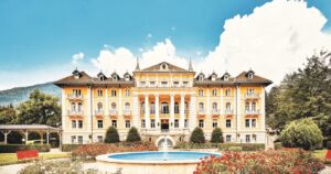 Hotelul Împărătesei Sissi din Levico Terme, din nou la licitație. Prețul este mai mic de această dată