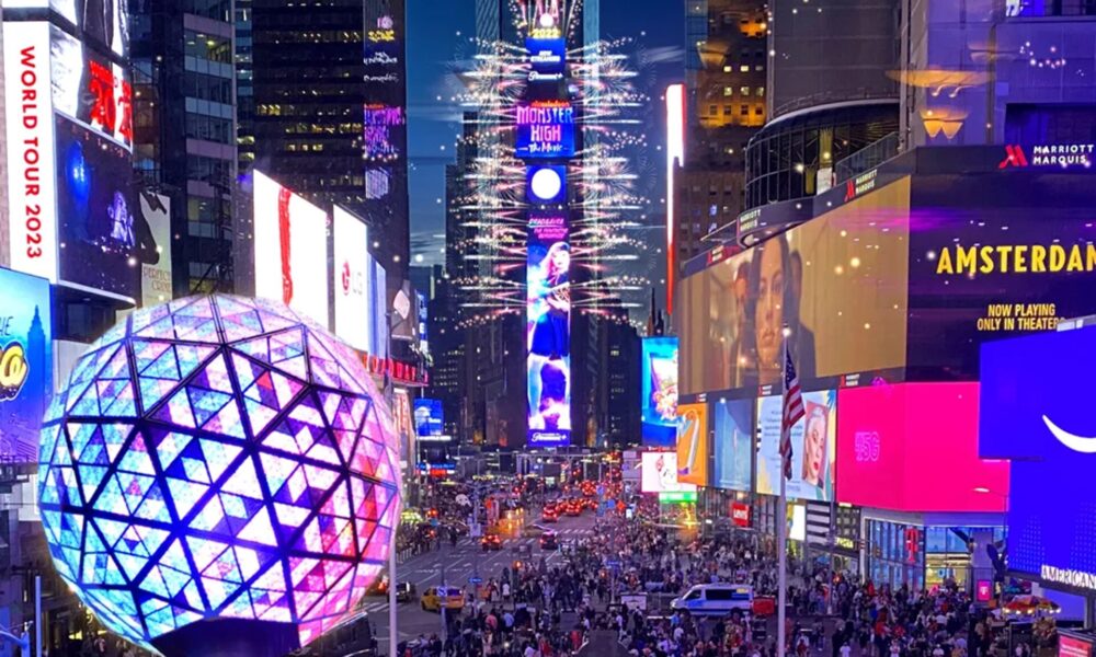 De prin lume adunate. Istoria lansării mingii în Times Square în noaptea de Anul Nou