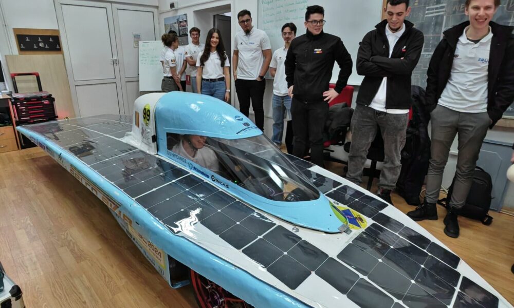 Studenții clujeni construiesc mașina viitorului: autoturism 100% solar